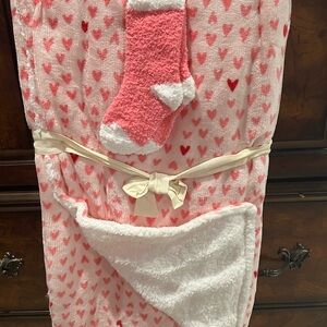 Jessica Simpson Pink Heart Blanket & cozy socks